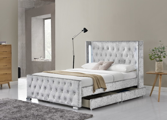 Tam yatak çerçevesi döşenmiş düğme ile tufted depolama başlığı, ahşap levha destek