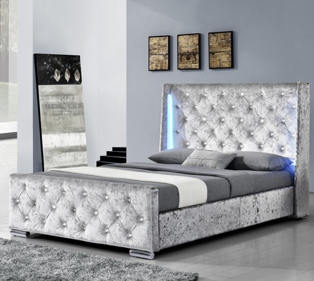 King Size Gri Döşemeli Karyola Çivi Başlı Döşemeli Püsküllü Wingback